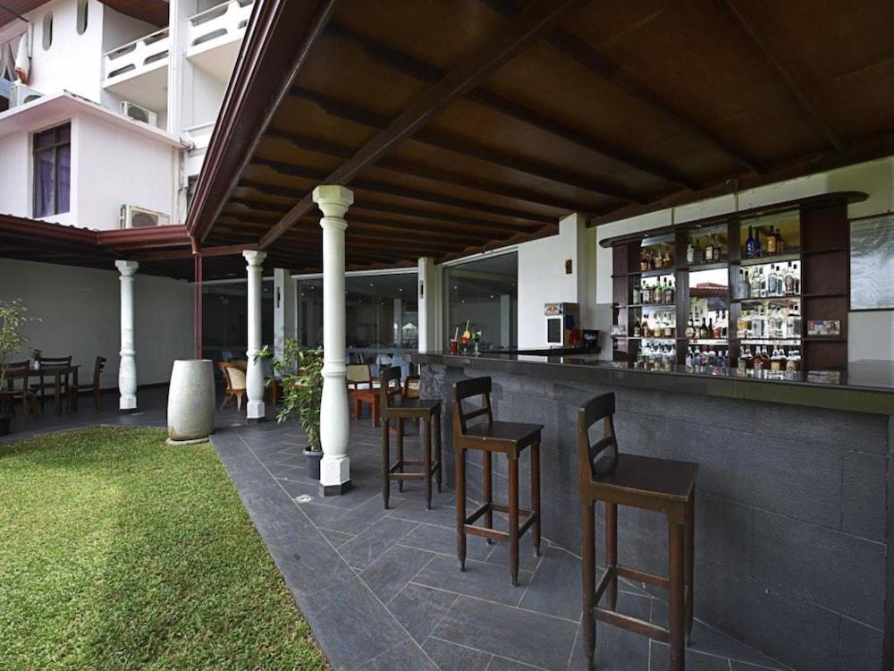 Berjaya Hotel Colombo Dehiwala-Mount Lavinia Екстер'єр фото