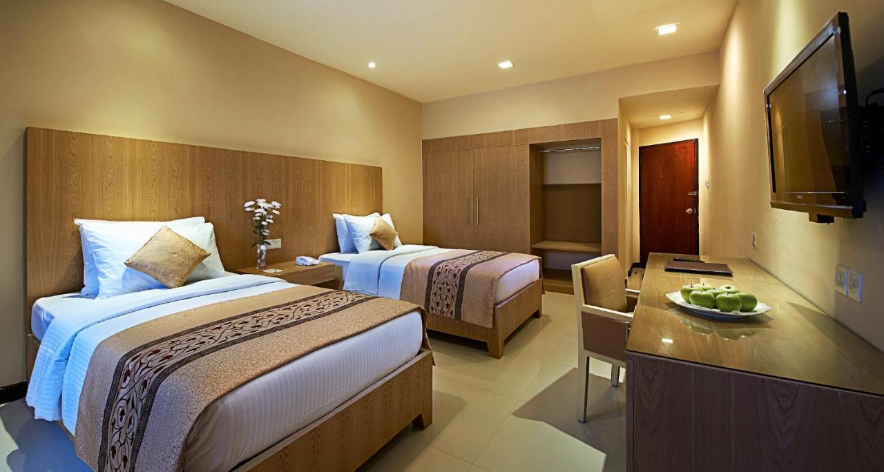 Berjaya Hotel Colombo Dehiwala-Mount Lavinia Екстер'єр фото