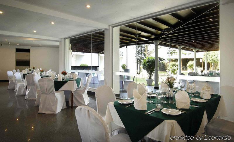 Berjaya Hotel Colombo Dehiwala-Mount Lavinia Ресторан фото